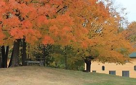 Mcquoids Resort Mille Lacs 2*